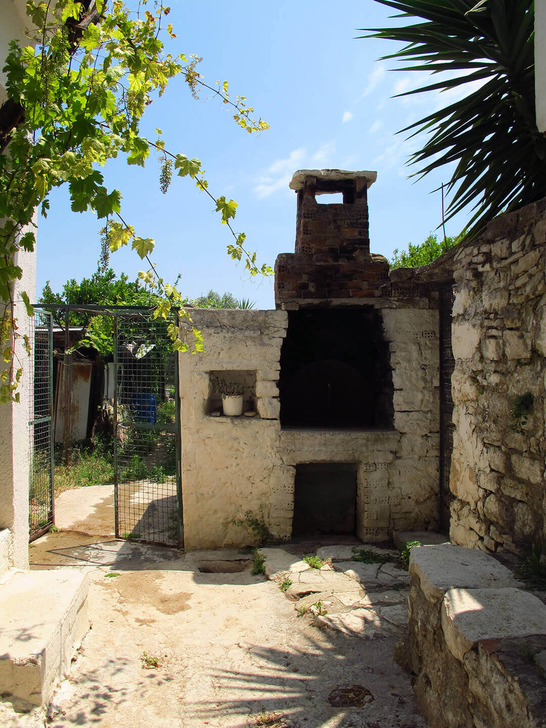 Mesa Didima, a medieval village in south Chios